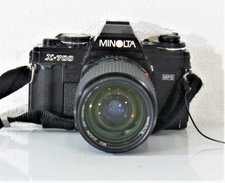 MINOLTA ミノルタ フィルム一眼レフカメラ X-700 MPS + レンズ MD ZOOM 35-105mm F3.5-4.5のお買取を
