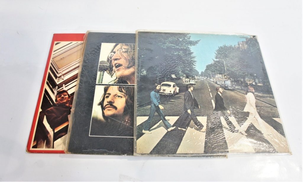 ビートルズ The Beatles アビー ロード、レットイットビー、1962-1966 LP レコード3枚セットのお買取をさせていただきました。  出張買取なら錬金堂