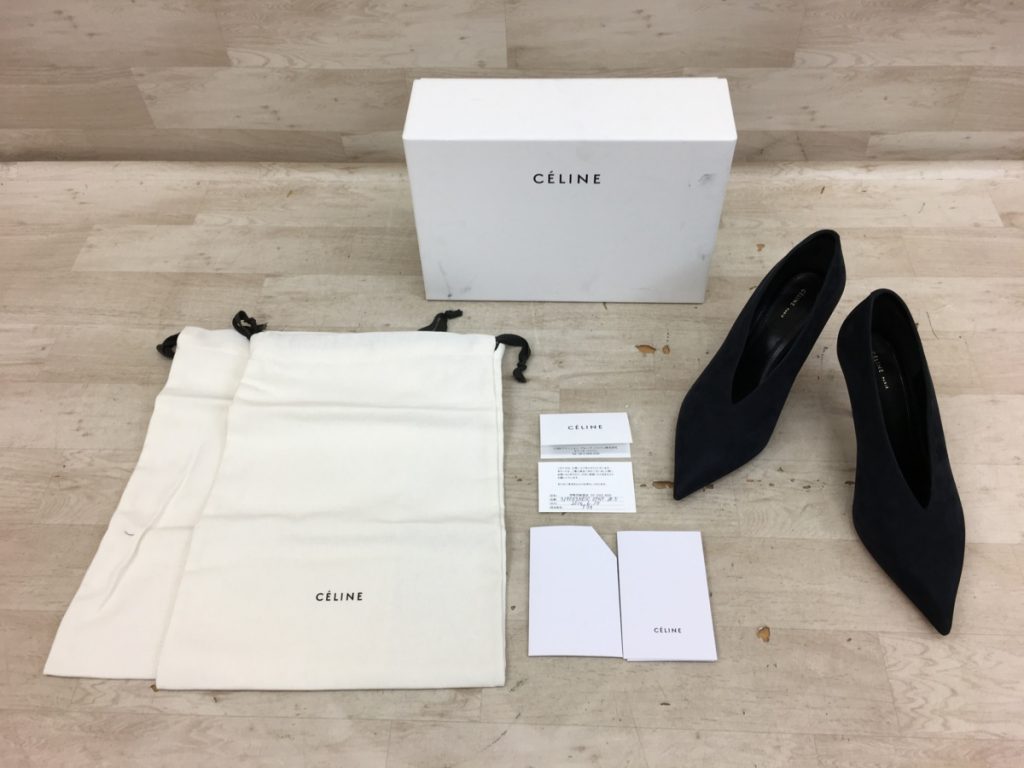 CELINE エッセンシャル Vネック ヌバック パンプス 319063 NESC 07NY