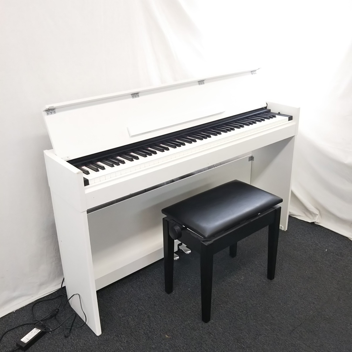 動作品 YAMAHA ヤマハ 電子ピアノ ARIUS アリウス YDP-S51WH 2013年製 現状品のお買取をさせていただきました