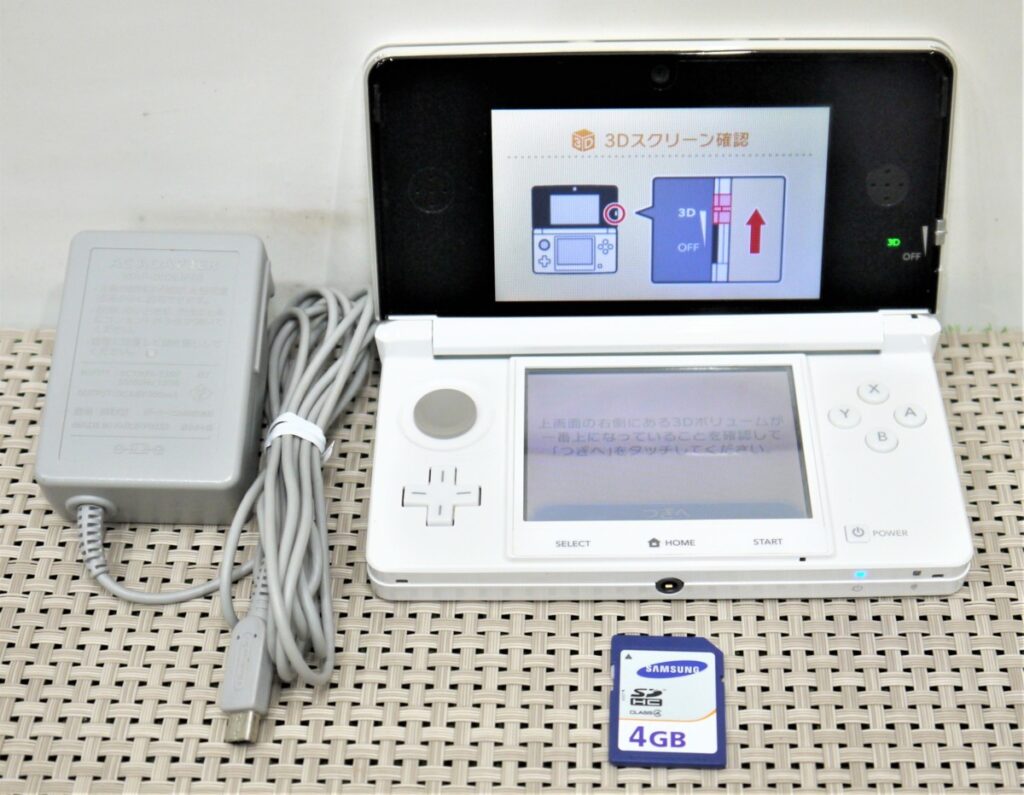 Nintendo 3DS ニンテンドー 任天堂 CTR-001 ホワイト タッチペン 4GB 