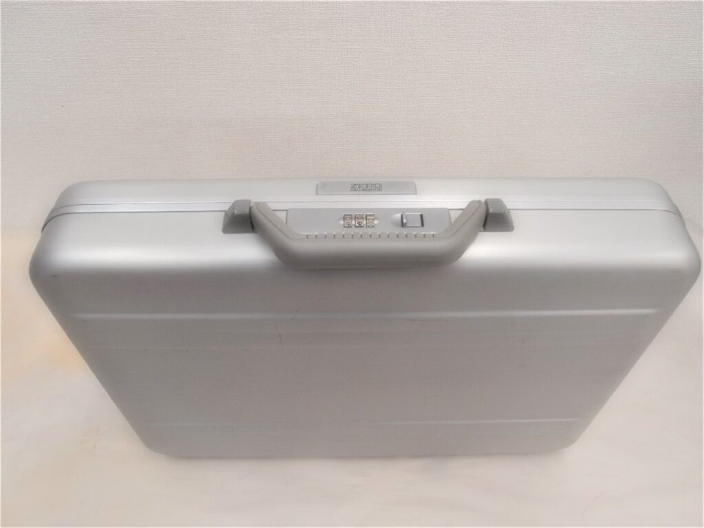 ゼロハリバートン ZERO HALLIBURTON アタッシュケース アルミ ビジネスバック