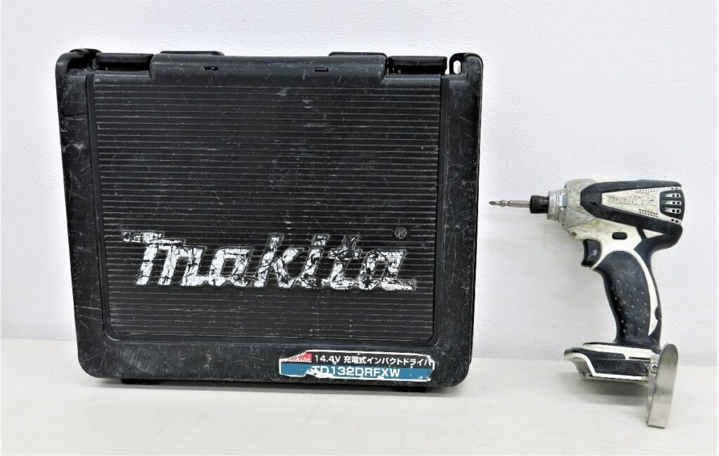 makita マキタ 充電式インパクトドライバ TD132D 14.4V makita マキタ 充電式インパクトドライバ TD132D 14.4Vのお買取をさせていただきました。  | 出張買取なら錬金堂