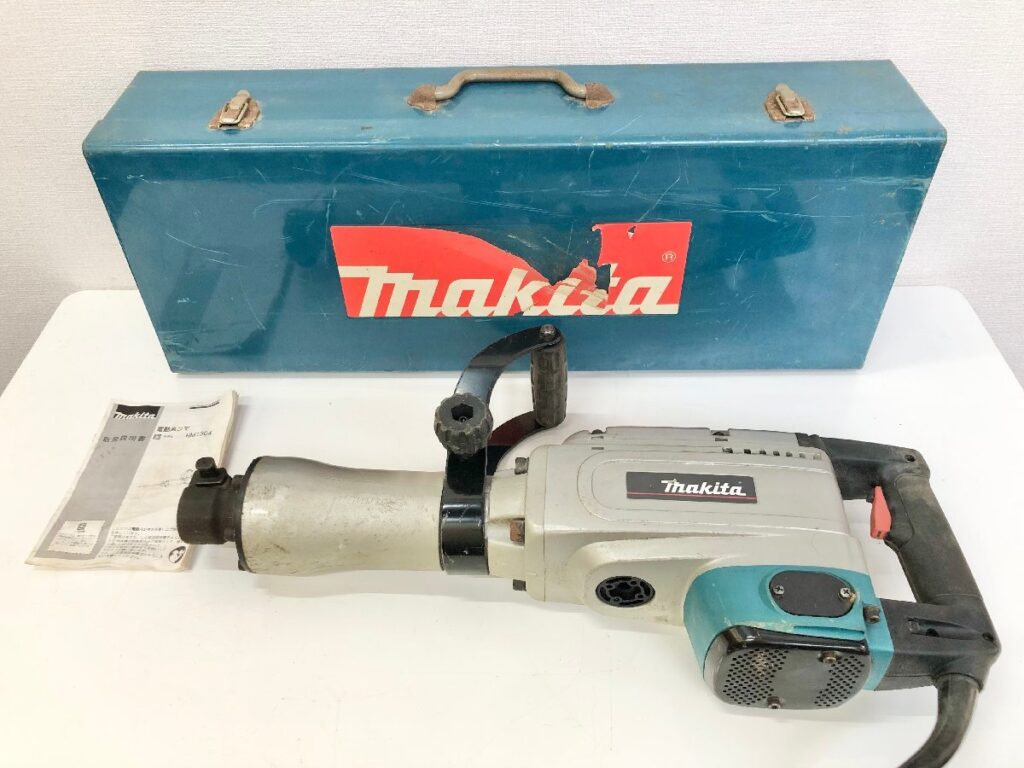 makita マキタ 電動ハンマ HM1304 電動工具 ケース 取扱説明書付き 工具のお買い取りをさせて頂きました。 | 出張買取なら錬金堂
