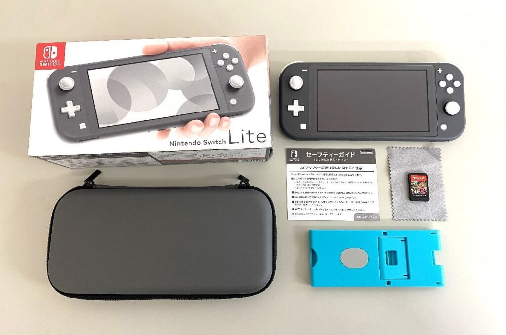 Nintendo 任天堂 Switch Lite グレー HDH-001 ケース・スプラトゥーン2付き  初期化・簡易動作確認済みのお買い取りをさせて頂きました。 | 出張買取なら錬金堂