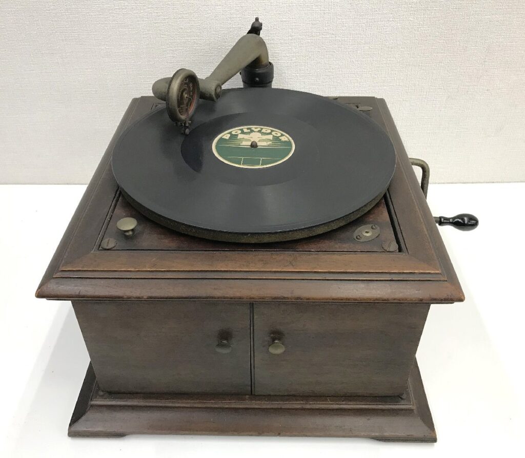 VICTOR ビクター VV-VI 蓄音機 VICTOR TALKING MACHINE 手回し式 卓上型 木製