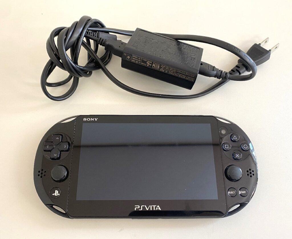ソニー SONY PlayStation Vita PSVITA PCH-2000 初期化・動作確認済み 64GB メモリーカード・充電ケーブル付き