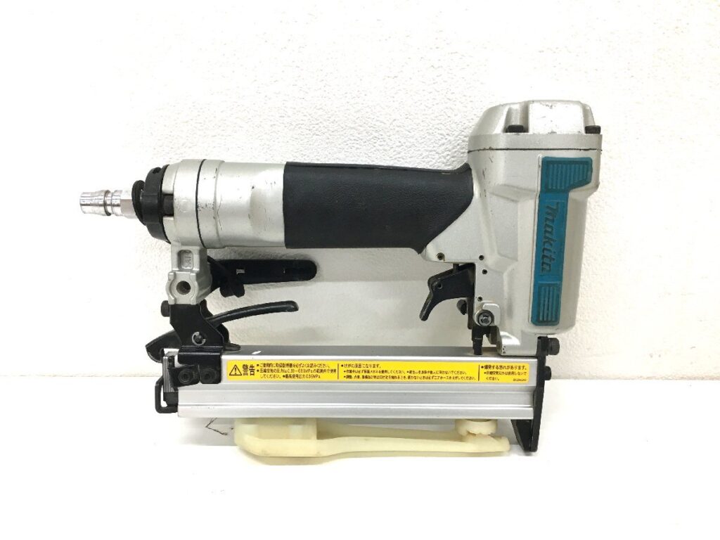 makita マキタ 常圧エアタッカ AT1025A 電動工具 エアーツール DIY用品