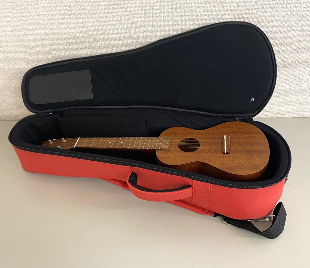 Famous フェイマス ウクレレ FC-1G 60th Anniversary 1955-2015 弦楽器 ケース付き