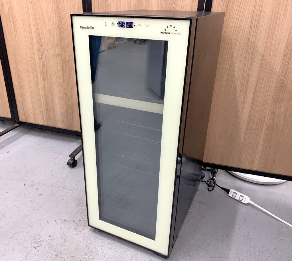 フォルスタージャパン ワインセラー FJH-56GD ブラック 2020年製 右開き 2温度タイプ 通電確認済み