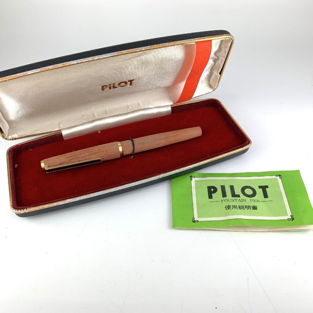 PILOT CUSTOM パイロット カスタム 万年筆 木軸 H672 ペン先 18K-750 日本製 筆記用具 文房具 ケース付き