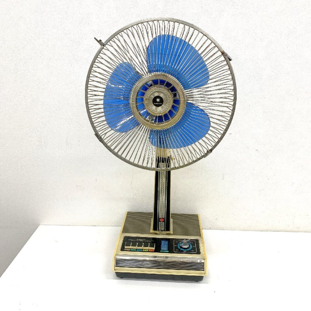 SANYO スタンド扇風機 青い3枚羽根 SANYO スタンド扇風機 青い3枚羽根