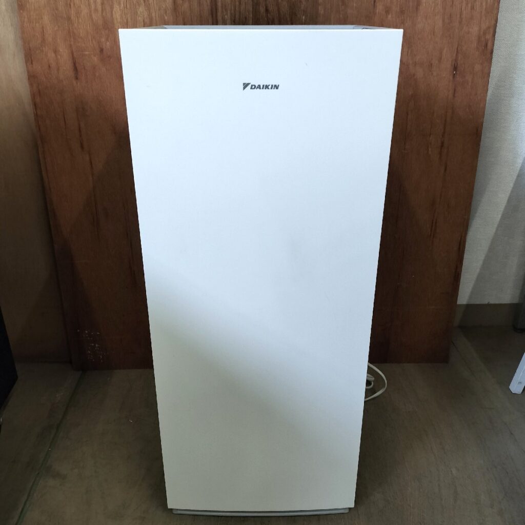 DAIKIN ダイキン 空気清浄機 MCK704AKS-W 2023年製 ※通電・動作確認済み