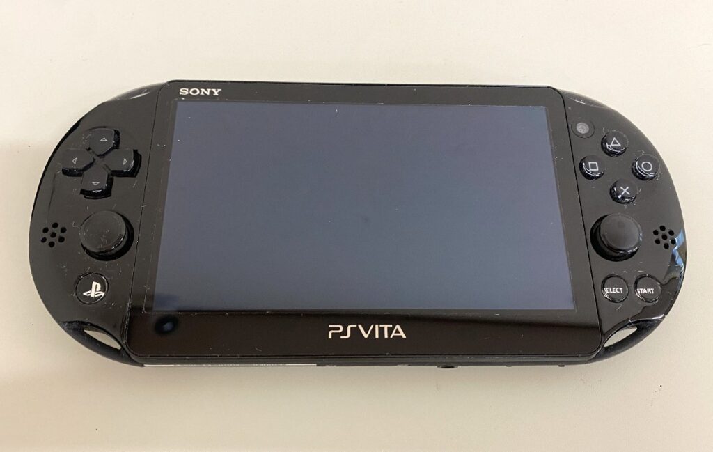 SONY ソニー PlayStation VITA PSvita PCH-2000 ブラック ゲーム機 本体 初期化・簡易動作確認済み