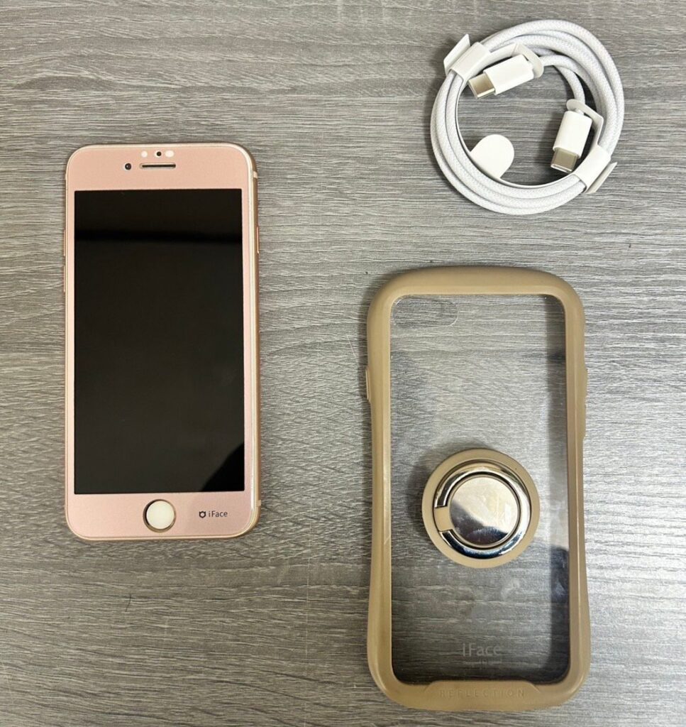 Apple アップル iPhone8 アイフォン8 本体 MQ7A2J/A 64G IMEI判定○ ケース、コード付き