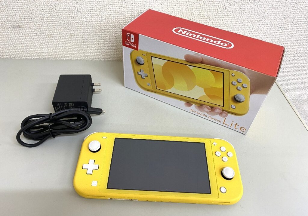 Nintendo 任天堂 Switch Lite スイッチライト HDH-001 イエロー ゲーム機 本体 初期化・簡易動作確認済み