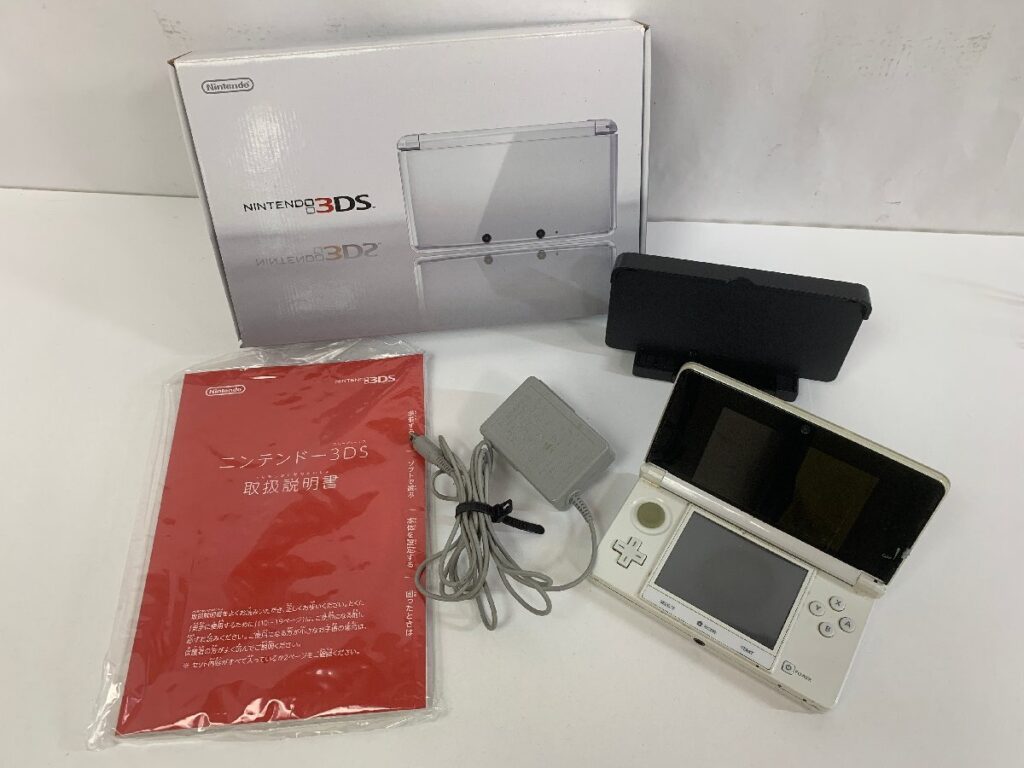 Nintendo 3DS ニンテンドー CTR-001 任天堂 タッチペン欠品 箱付 メモリーカードあり 動作未確認
