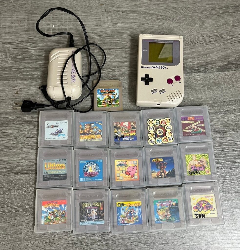 Nintendo 任天堂 GAME BOY ゲームボーイ 本体 DMG-01 カセット、充電器付き