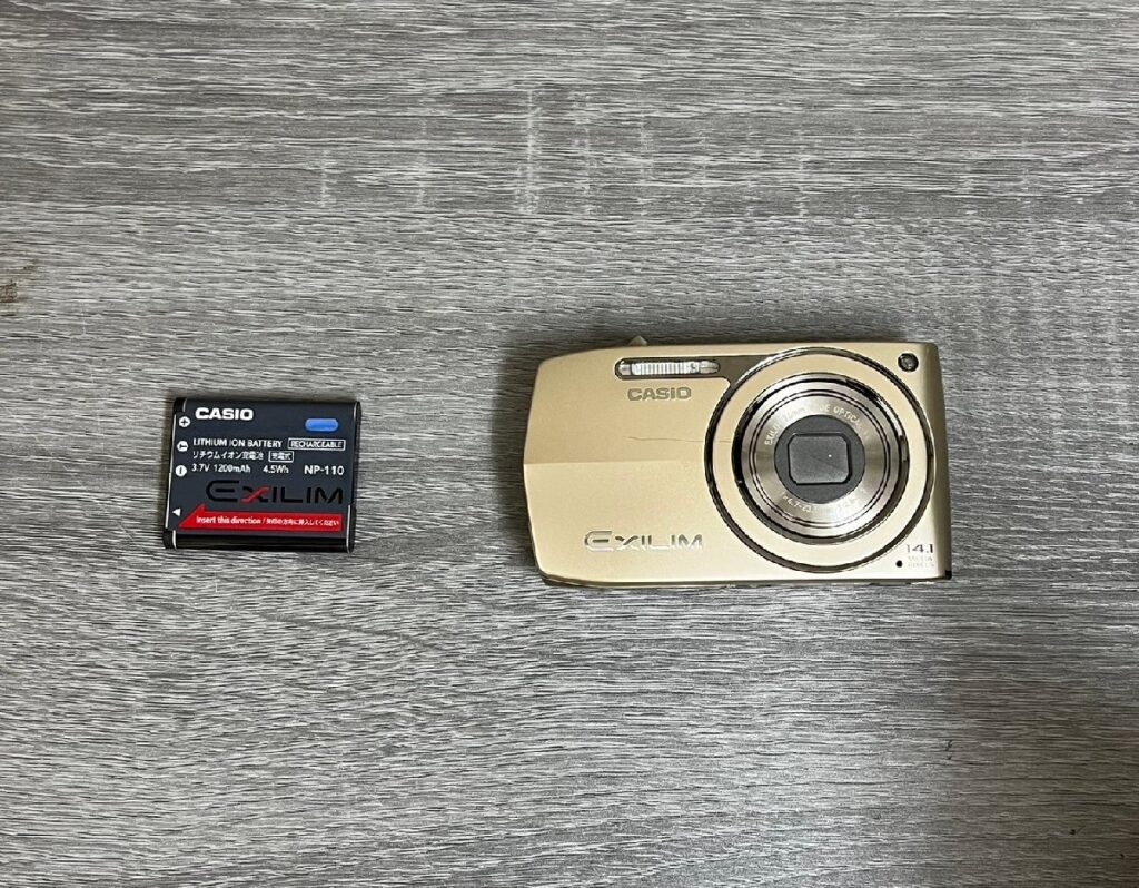 CASIO カシオ EXILIM エクシリム EX-Z2300 コンパクトデジタルカメラ 本体 バッテリー NP-110