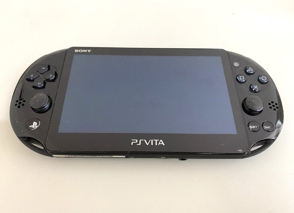 SONY ソニー PlayStation PSvita PCH-2000 ブラック ゲーム機 本体 初期化・簡易動作確認済み