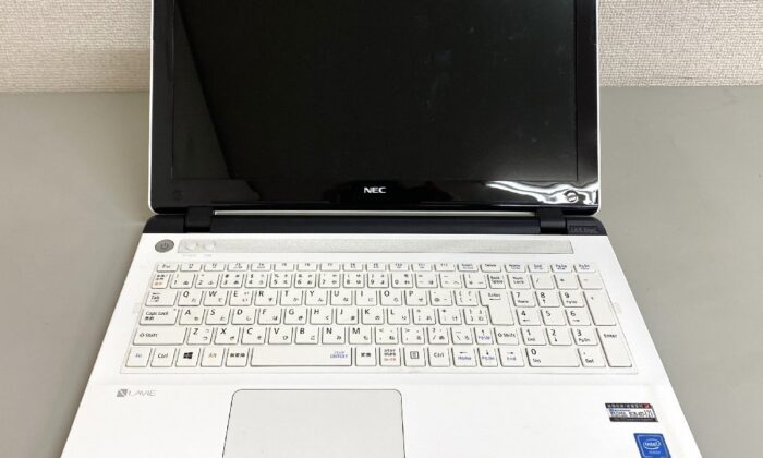 ASUS E203M ノートパソコン VivoBookの買取実績【錬金堂】