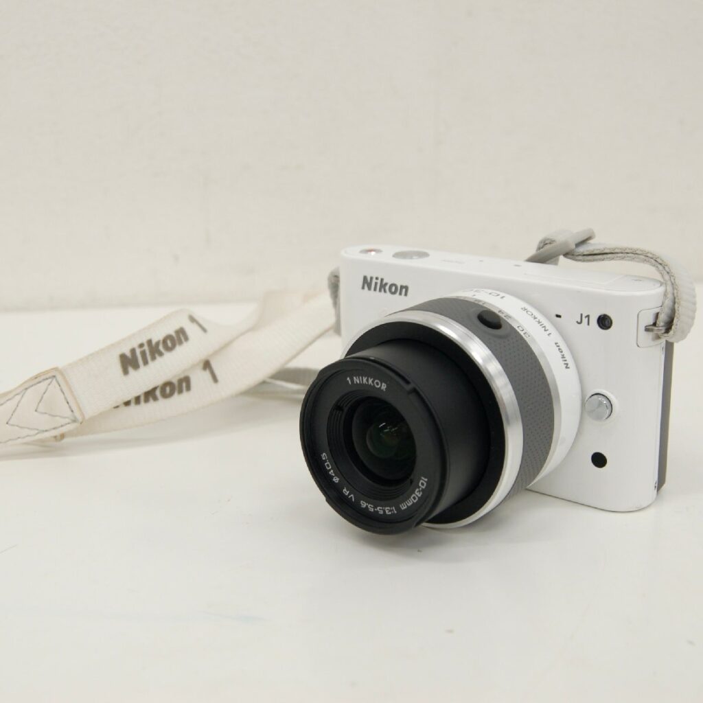 Nikon Nikon1 J1 ニコンワン ミラーレスカメラ ホワイト