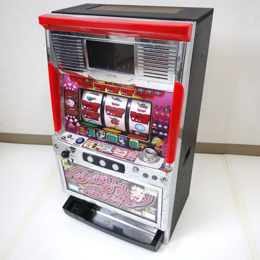 【パチスロ実機】サミー★ベティ・ブープS【不要機付】４号機・超レア・人気台 パチスロ実機】サミー☆ベティ・ブープS【コイン不要機付】4
