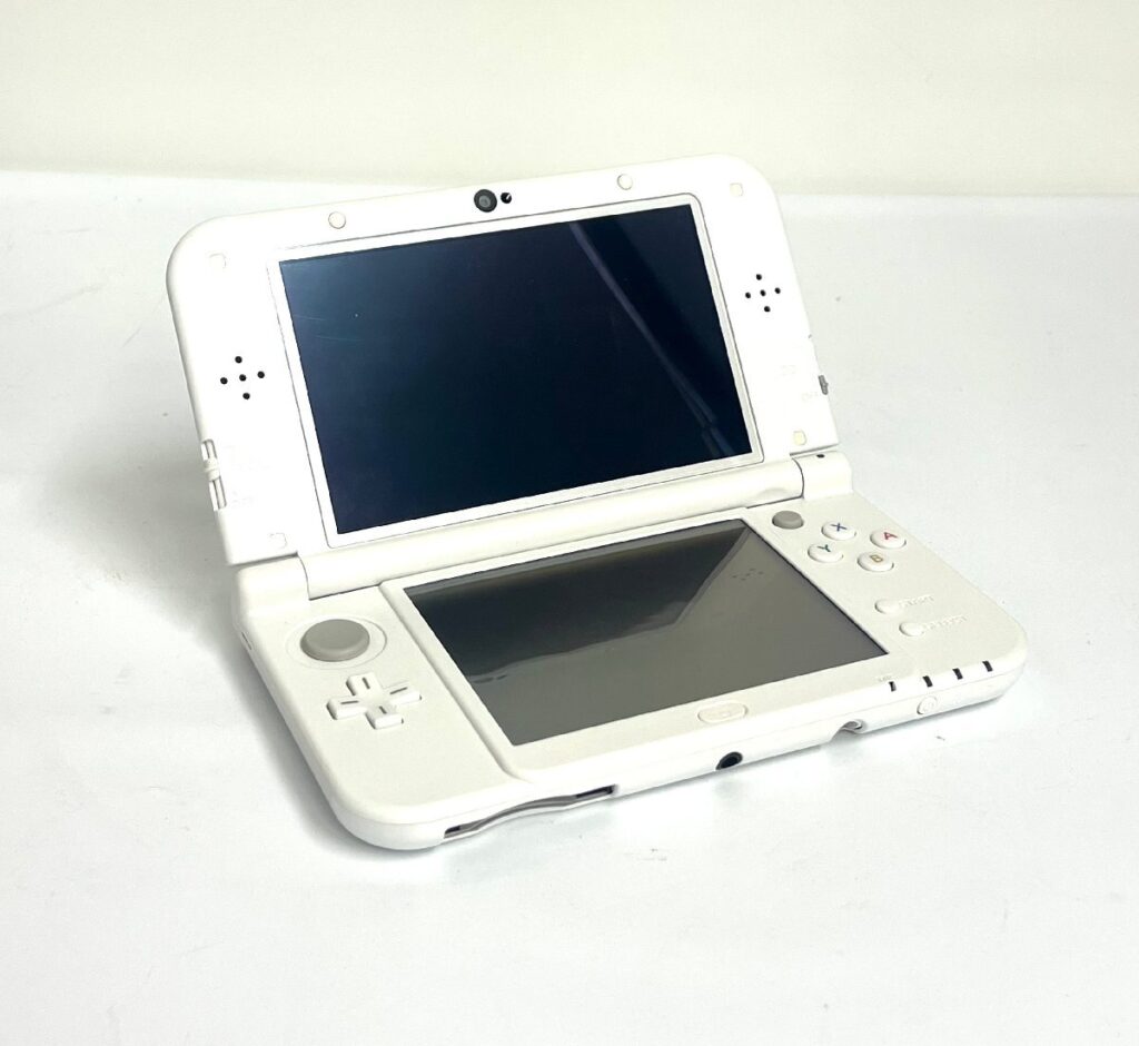 Nintendo 任天堂 new 3DS LL RED-001 ホワイト