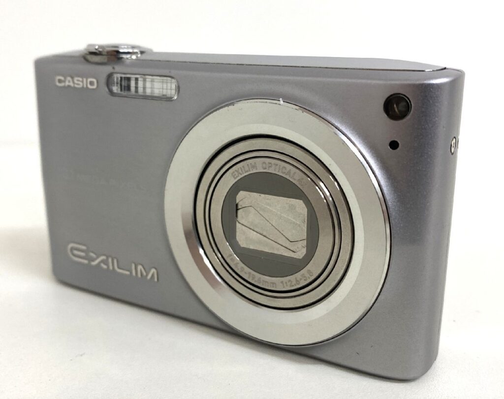 CASIO EXILIM EX-Z200 シルバー カシオ デジタルカメラ デジカメ