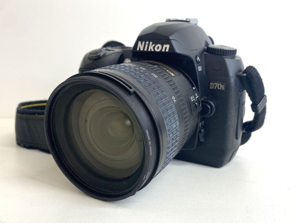 Nikon D70S ニコン 18-70mm 3.5-4.5G / 55-300mm 4.5-5.6G デジタル一眼レフカメラ レンズキット