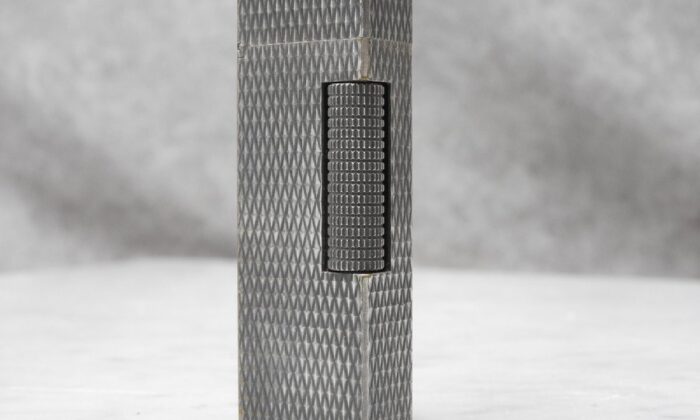 売約済み中村草田男　小色紙　金箔　額縁入り　降る雪や明治は遠くなりにけり 中村草田男色紙「降る雪や明治は遠くなりにけり」 / | Natsume Books