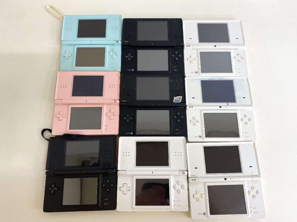 Nintendo DSi DSLite 本体 TWL-001 USG-001 まとめ売り 任天堂 ニンテンドー ゲーム機