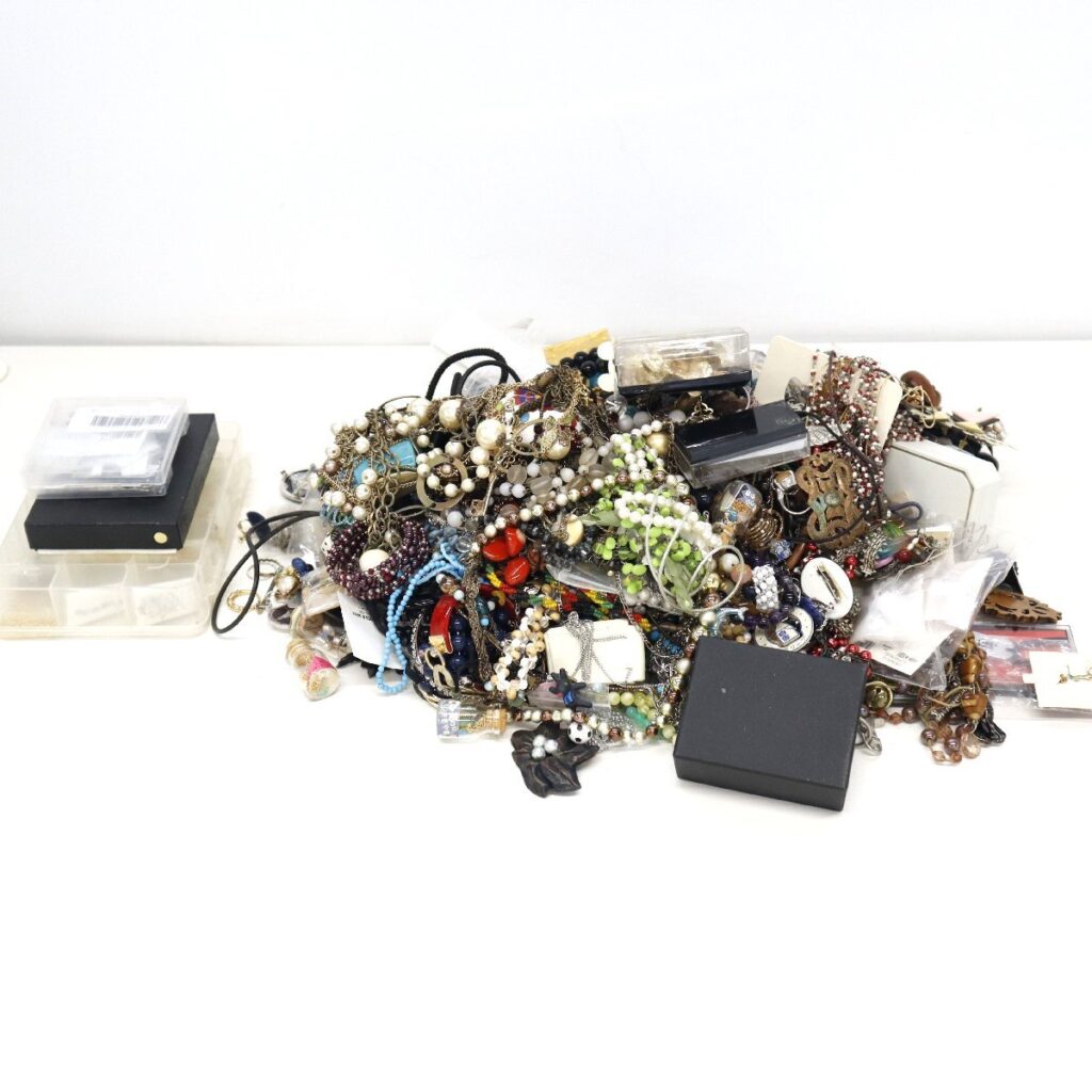 アクセサリー イミテーション レディース イヤリング ブローチ リング ピアス 真珠 大量 まとめ 約7.5kg