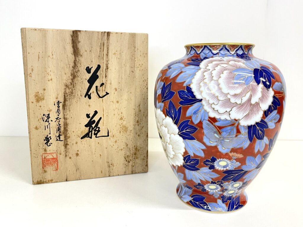 青と白の花瓶 金の装飾 花瓶 深川製 昭和 宮内庁御用達 花菖蒲 宮内庁