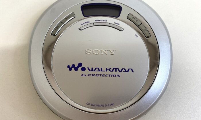 Victor ビクター RC-W5 ダブルラジカセ オーディオ機器 レッド※動作