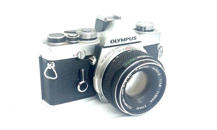 オリンパス OLYMPUS STYLUS SH-3 5-AXIS IS シルバー 充電器付属の買取