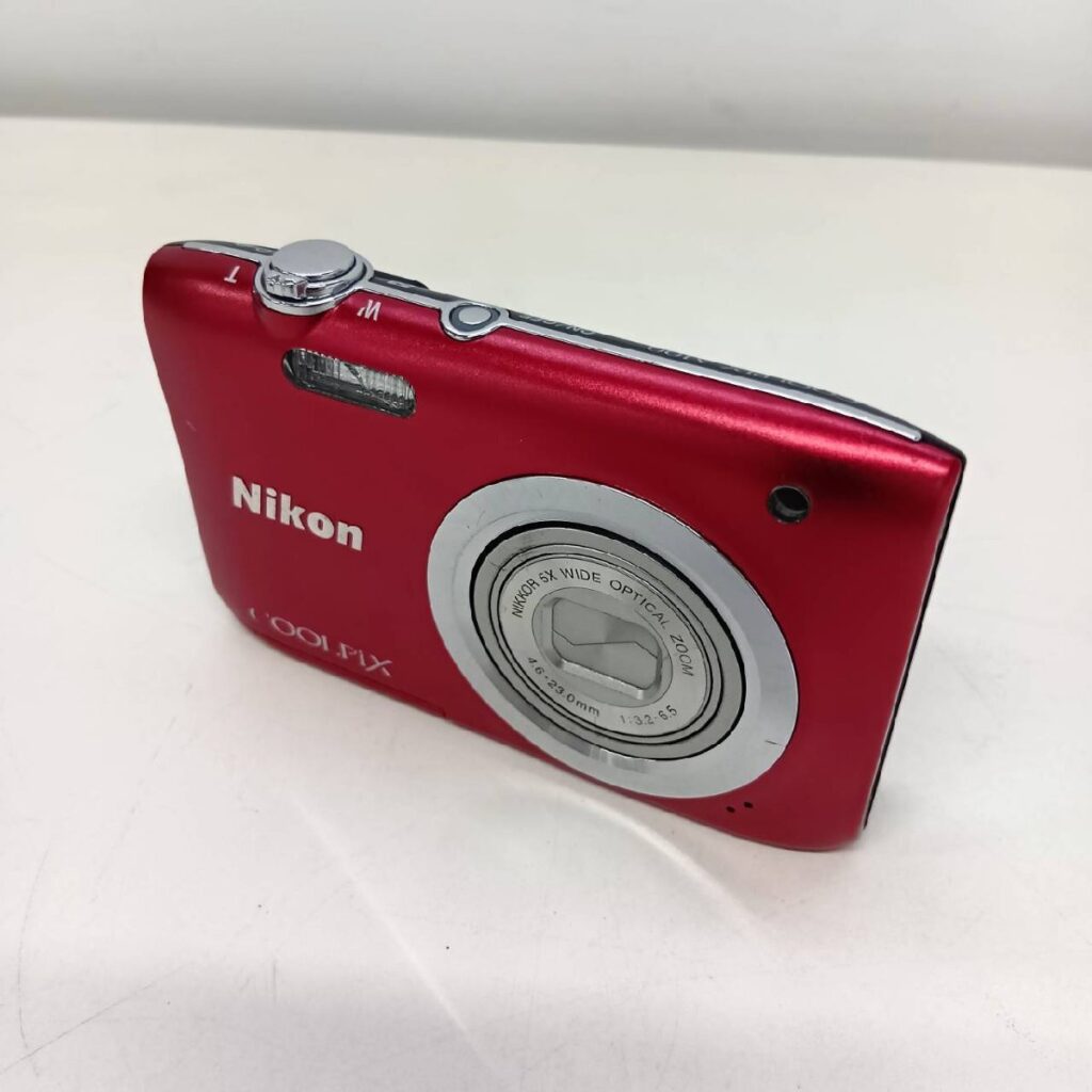 Nikon COOLPIX A100 ニコン コンパクトデジタルカメラ