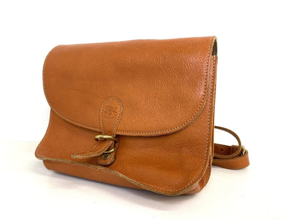 IL BISONTE イルビゾンテ ショルダーバッグ