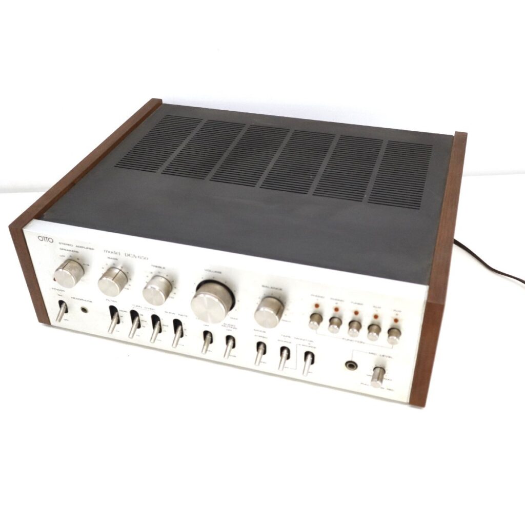 SANYO プリメインアンプ DCA-650