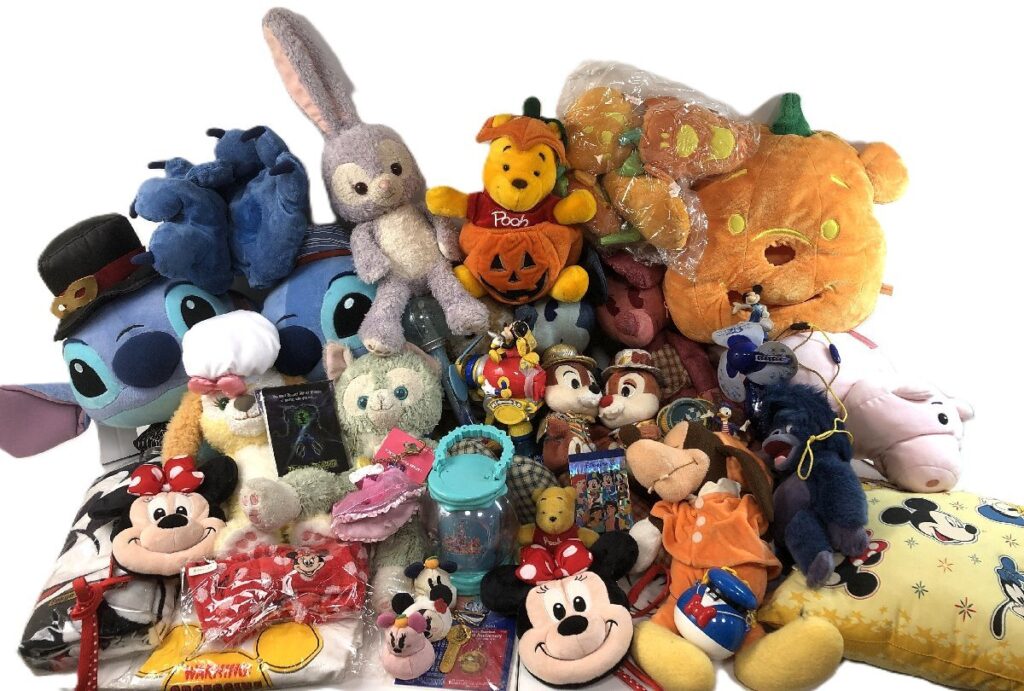 Disney 大量 ディズニーグッズ いろいろまとめて お土産いろいろ ぬいぐるみ/メモ帳/キーホルダーなど