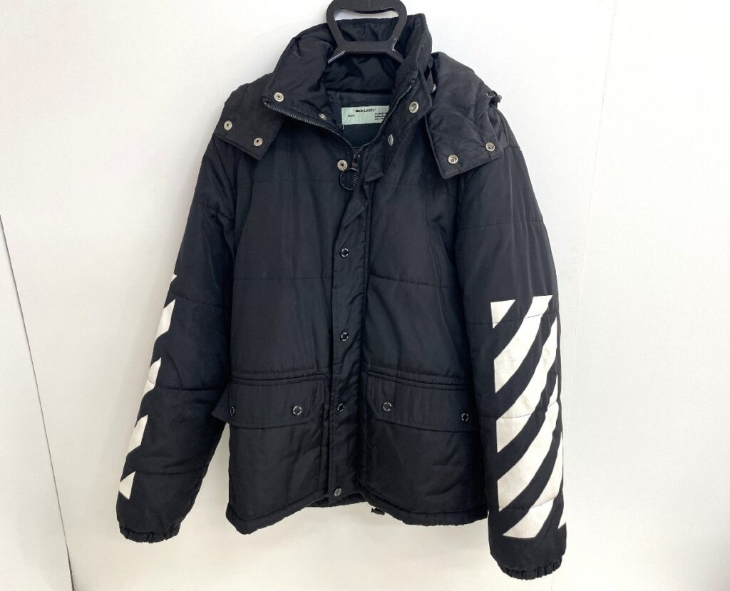 OFF-WHITE TROND LIFE Via Manin 13. オフホワイト ダウン アロー