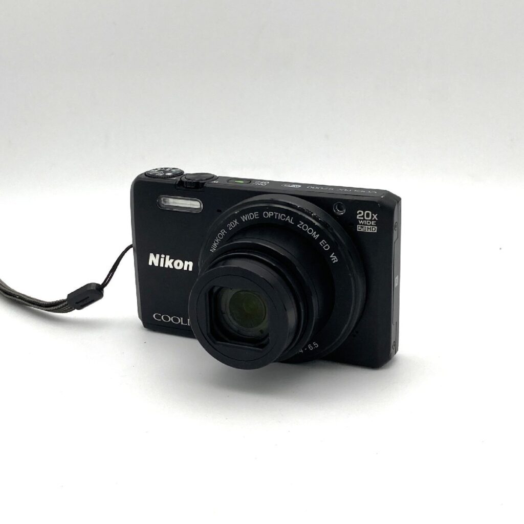 NIKON COOLPIX ニコン S7000 コンパクトデジタルカメラ 充電器なし バッテリー付き