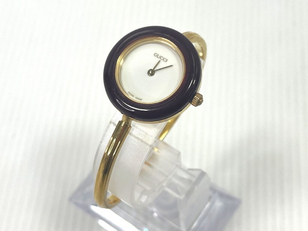 GUCCI 11/12.2 グッチ チェンジベゼル バングルウォッチ レッド クォーツ レディース 腕時計