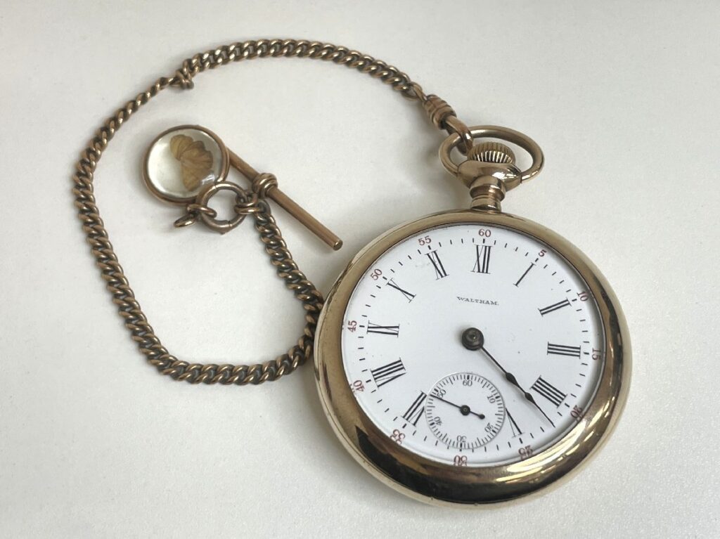 WALTHAM MONTAUK UARANTEED 20YEARS ウォルサム 17石 懐中時計