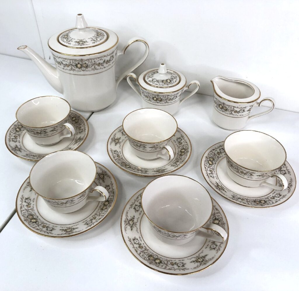 Noritake Ivory China 食器いろいろまとめて アイボリーチャイナ 洋食器 ティーポット/ソーサー/カップなど