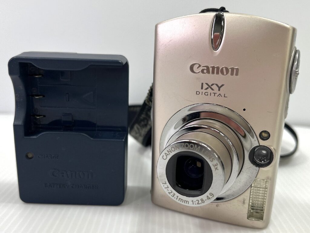 Canon PC1169 IXY DIGITAL 700 キャノン イクシー コンパクトデジタルカメラ デジカメ