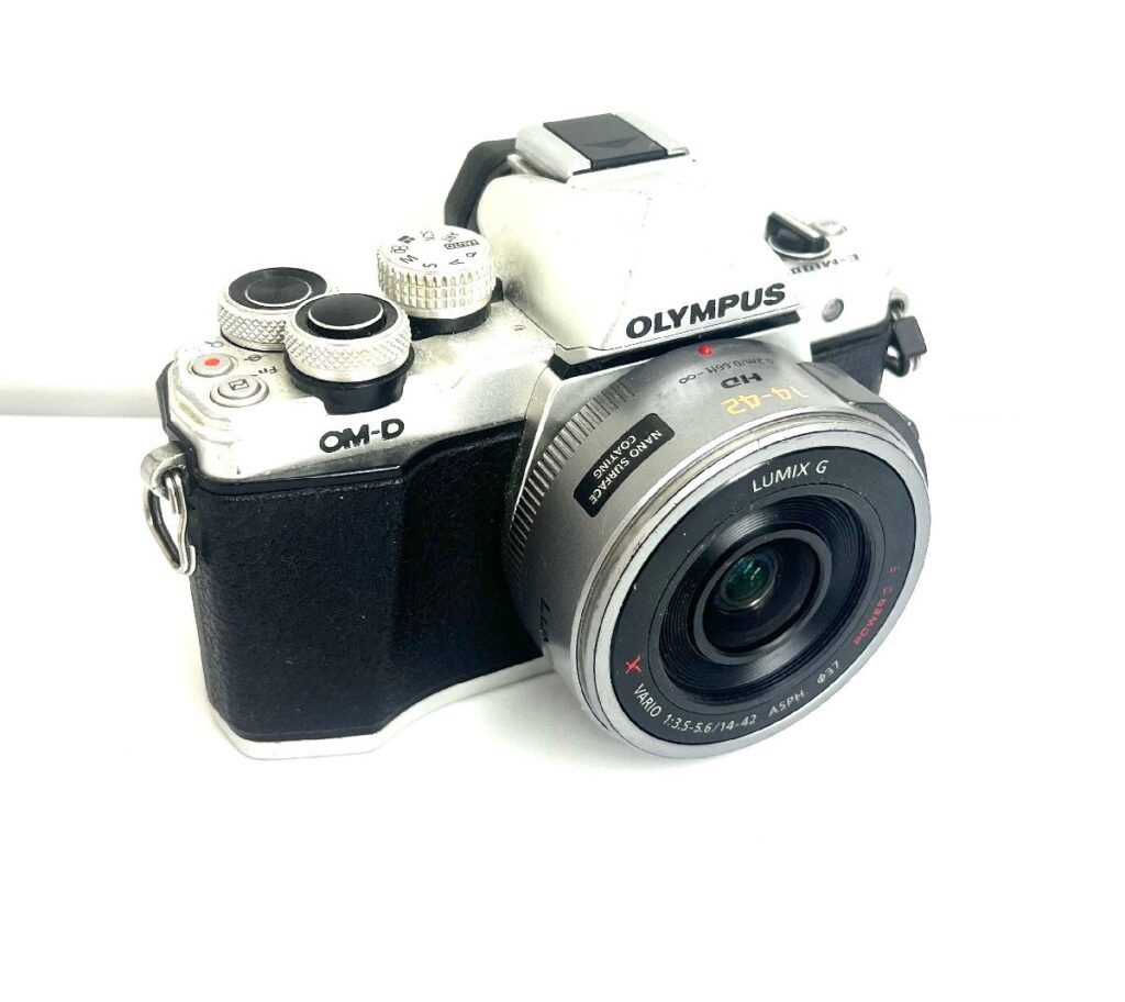 OLYMPUS オリンパス ミラーレス一眼カメラ OM-D E-M10 Mark2