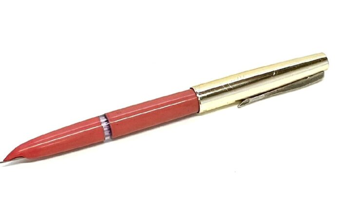 【14K】PILOT 赤 万年筆 金 パイロット PILOT 万年筆 14K 14金 筆記用具 中字 重さ12.9gの買取実績