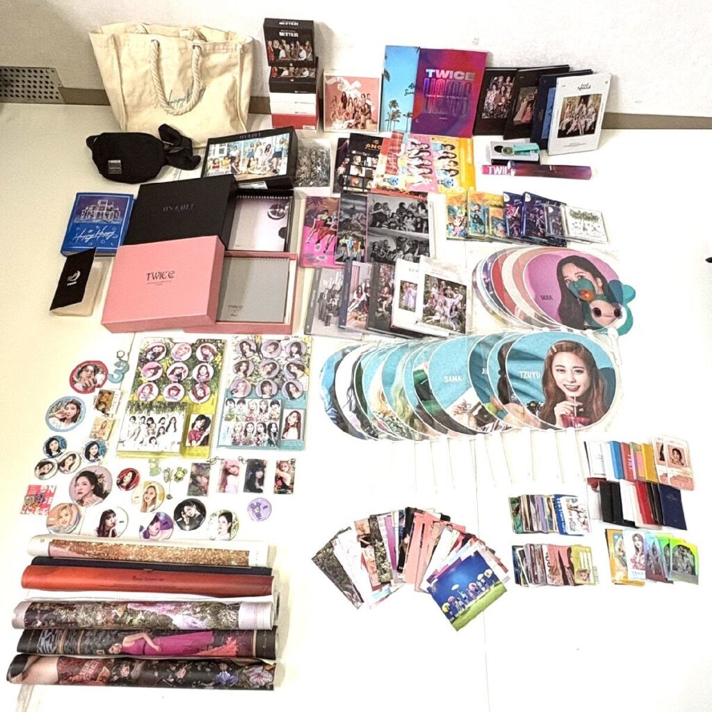 TWICE グッズまとめ K-POP アイドルグッズ
