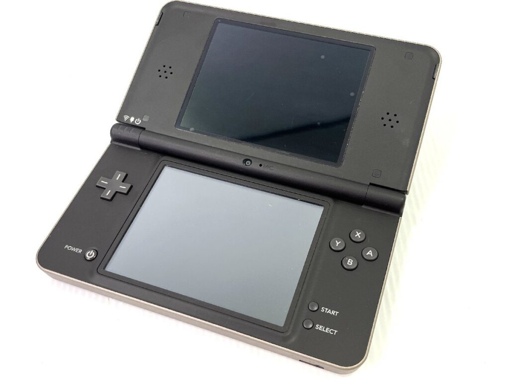 Nintendo DSi LL UTL-001 任天堂 ニンテンドー ゲーム機